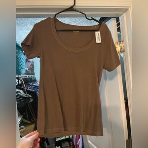 Scoop neck tee